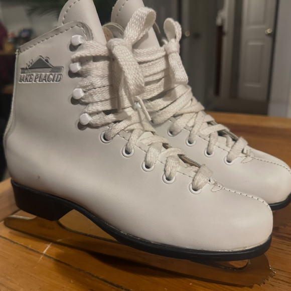 Lake Placid Girls Figure Ice Skates - Picture 3 of 6
